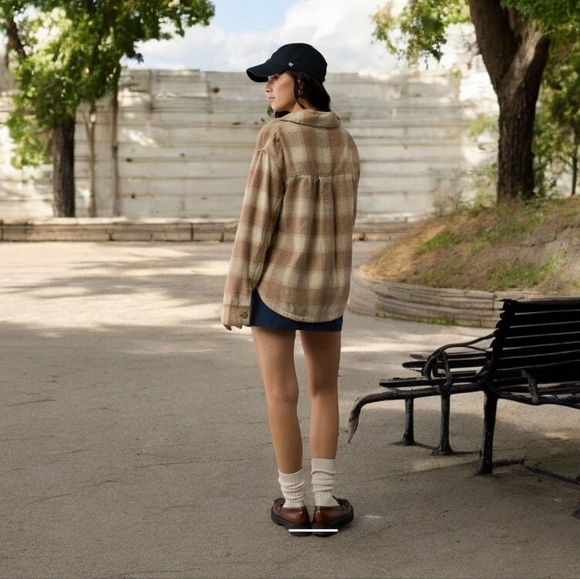 NEW! AE Oversized Plaid Shacket – Retro Chic Vibes with Gold Buttons Xlarge - Picture 4 of 10